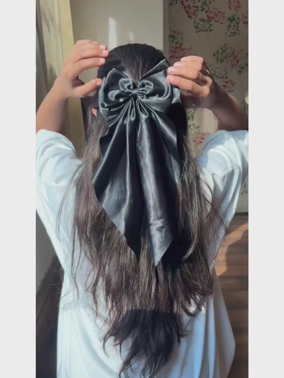 The Chic Cascade Bow Clip